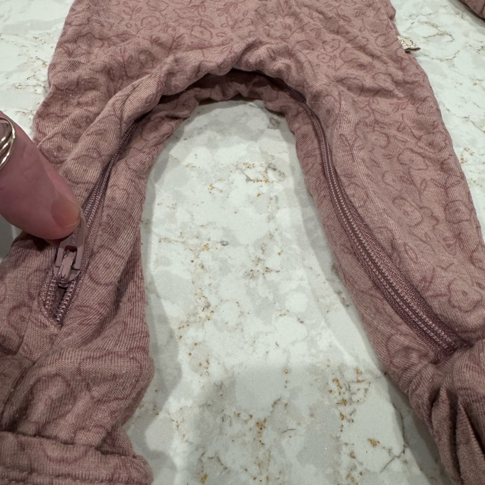 Pink Baby Onesie with Footies and zipper 0-3 months - Picture 2 of 5